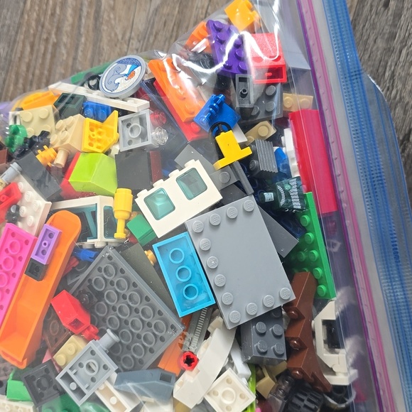 LEGO Mystery Grab Bag of Assorted Lego's| Mystery Bag #22​ - Picture 7 of 10